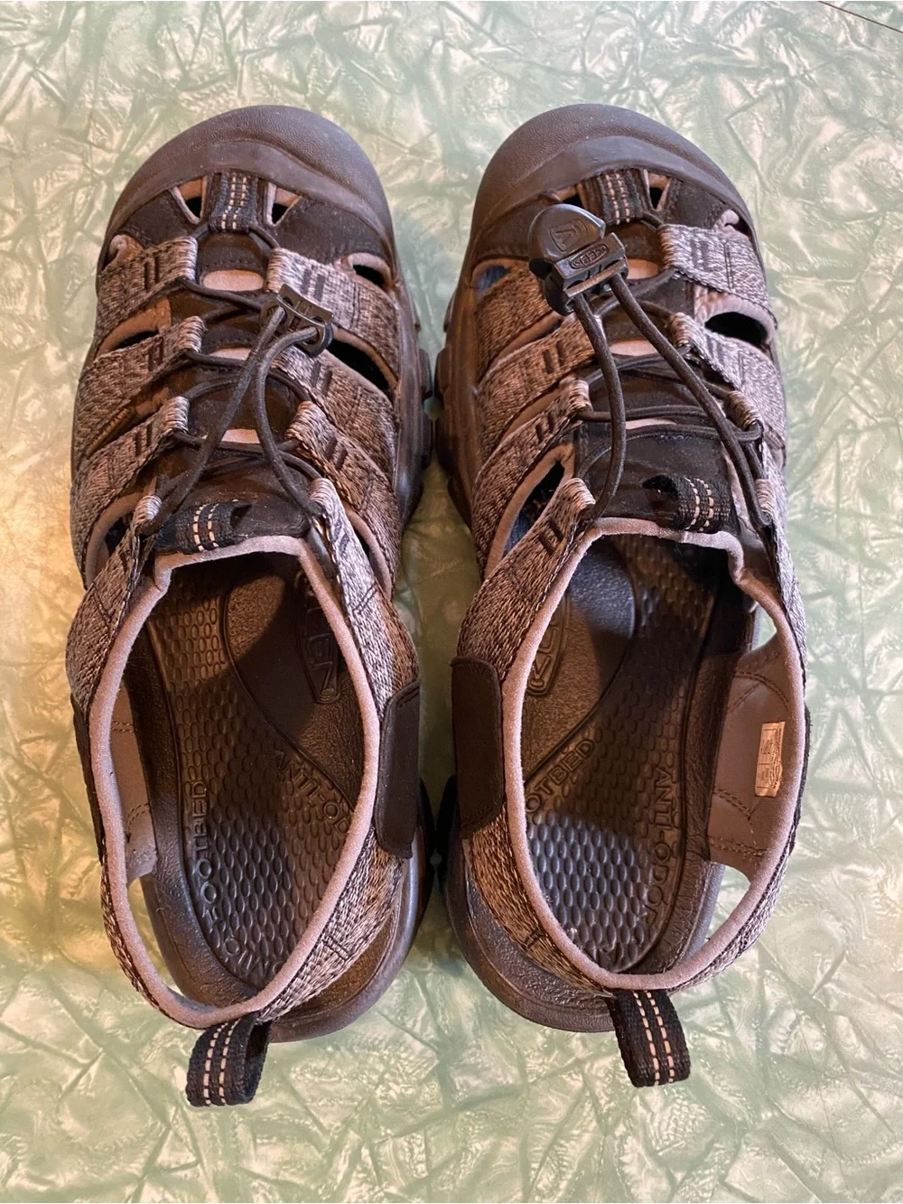KEEN Men's Size 11 Newport H2 Sandal/Sneaker in Black/Steel Grey Color Way